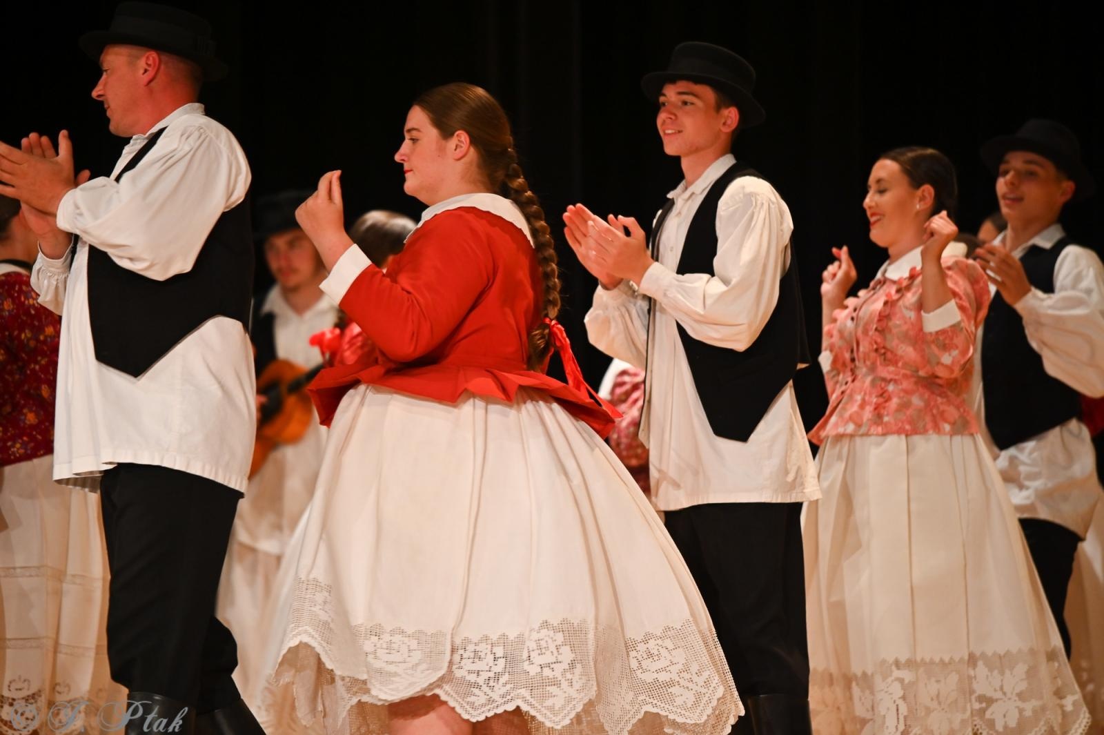 Zdjęcie w galerii na portalu naszraciborz.pl: Koncert w RCK zakończył XXIII Międzynarodowe Spotkania Artystyczne Śląsk – kraina wielu kultur wiadomości z regionu