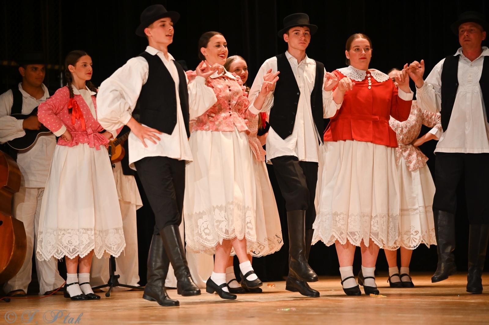 Zdjęcie w galerii na portalu naszraciborz.pl: Koncert w RCK zakończył XXIII Międzynarodowe Spotkania Artystyczne Śląsk – kraina wielu kultur wiadomości z regionu