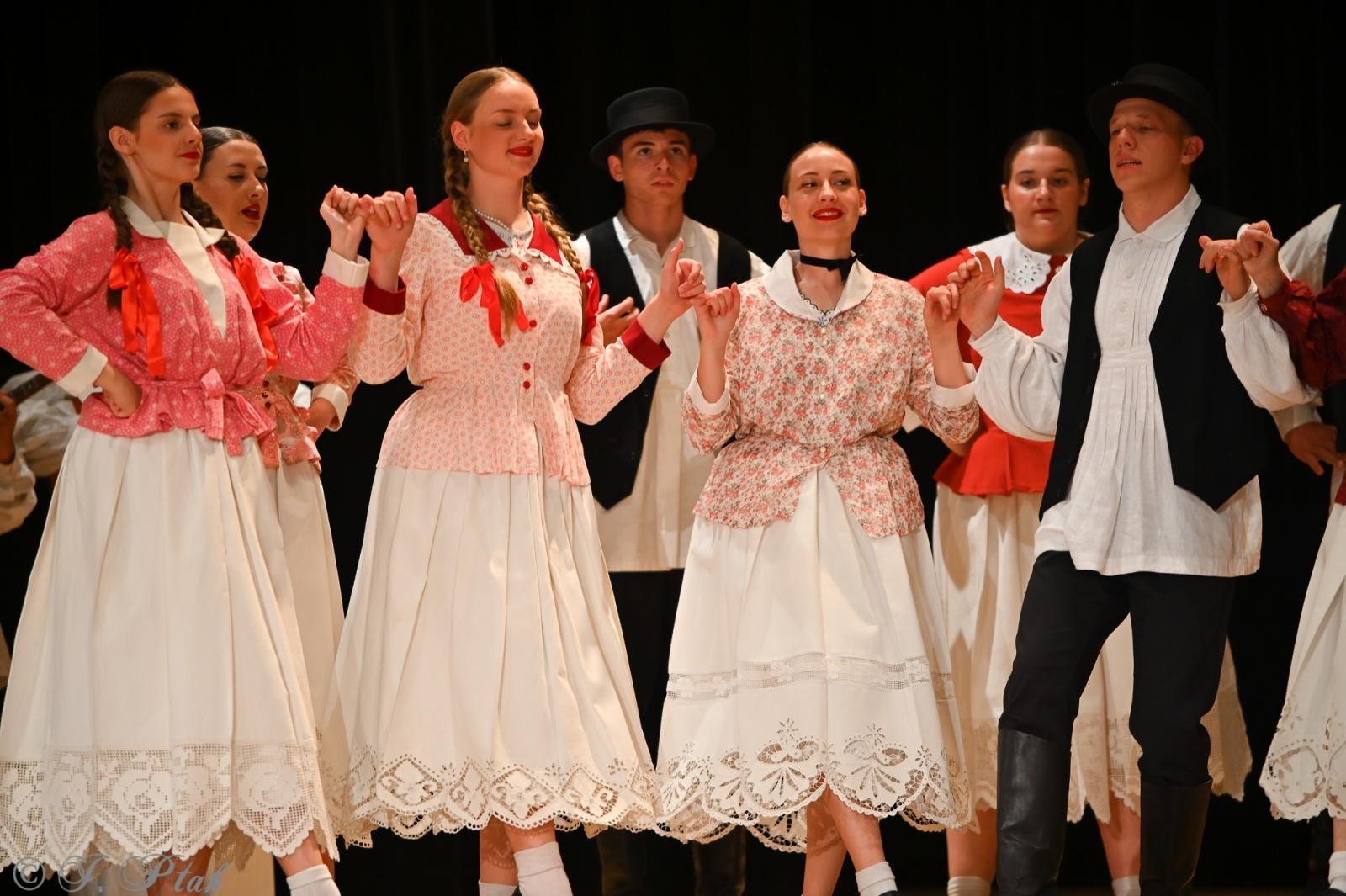 Zdjęcie w galerii na portalu naszraciborz.pl: Koncert w RCK zakończył XXIII Międzynarodowe Spotkania Artystyczne Śląsk – kraina wielu kultur wiadomości z regionu