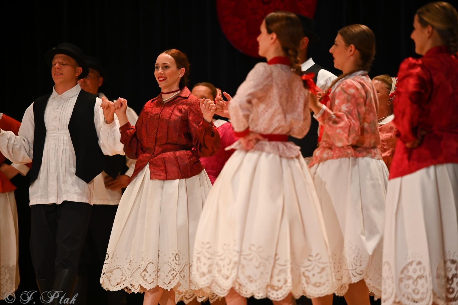 Zdjęcie w galerii na portalu naszraciborz.pl: Koncert w RCK zakończył XXIII Międzynarodowe Spotkania Artystyczne Śląsk – kraina wielu kultur wiadomości z regionu