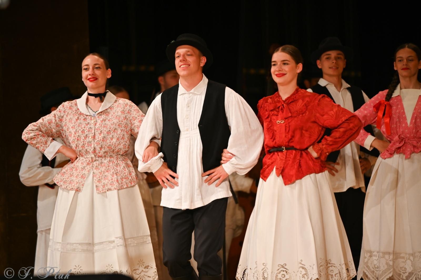 Zdjęcie w galerii na portalu naszraciborz.pl: Koncert w RCK zakończył XXIII Międzynarodowe Spotkania Artystyczne Śląsk – kraina wielu kultur wiadomości z regionu