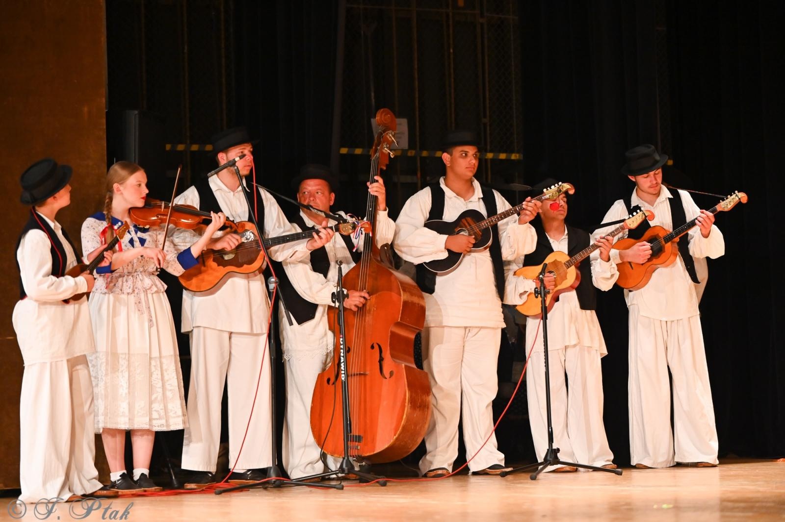Zdjęcie w galerii na portalu naszraciborz.pl: Koncert w RCK zakończył XXIII Międzynarodowe Spotkania Artystyczne Śląsk – kraina wielu kultur wiadomości z regionu