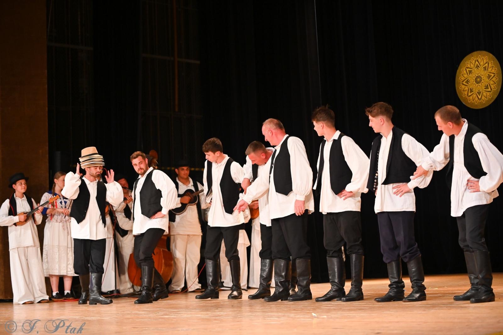 Zdjęcie w galerii na portalu naszraciborz.pl: Koncert w RCK zakończył XXIII Międzynarodowe Spotkania Artystyczne Śląsk – kraina wielu kultur wiadomości z regionu