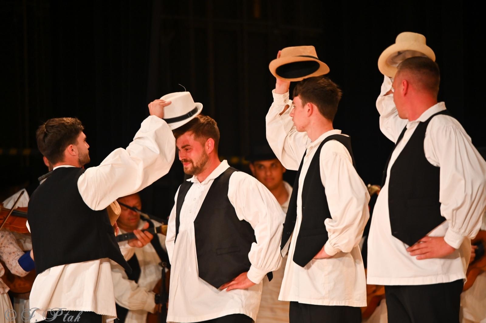 Zdjęcie w galerii na portalu naszraciborz.pl: Koncert w RCK zakończył XXIII Międzynarodowe Spotkania Artystyczne Śląsk – kraina wielu kultur wiadomości z regionu