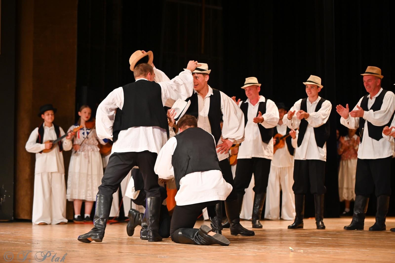 Zdjęcie w galerii na portalu naszraciborz.pl: Koncert w RCK zakończył XXIII Międzynarodowe Spotkania Artystyczne Śląsk – kraina wielu kultur wiadomości z regionu