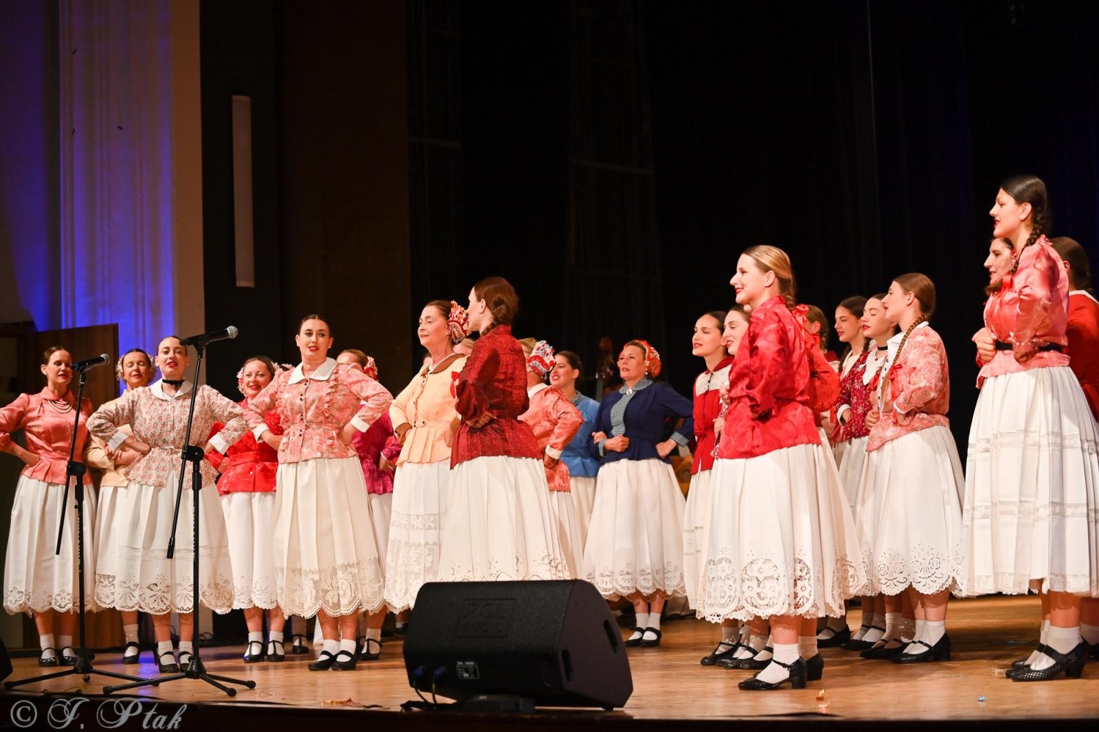 Zdjęcie w galerii na portalu naszraciborz.pl: Koncert w RCK zakończył XXIII Międzynarodowe Spotkania Artystyczne Śląsk – kraina wielu kultur wiadomości z regionu