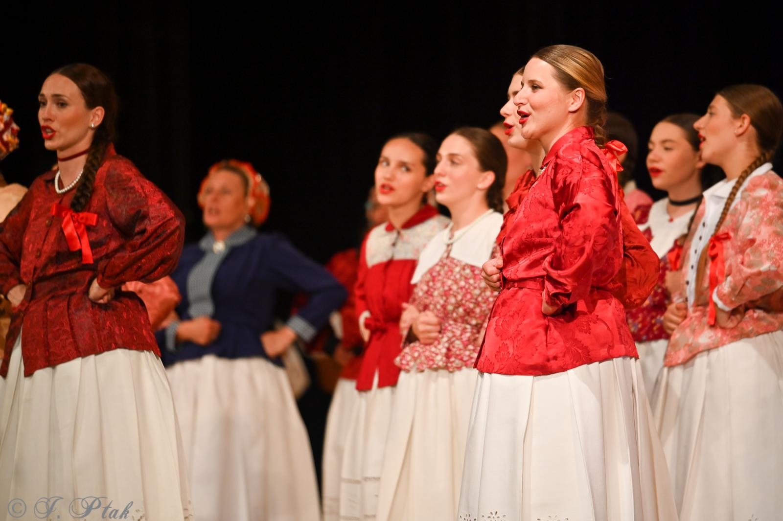 Zdjęcie w galerii na portalu naszraciborz.pl: Koncert w RCK zakończył XXIII Międzynarodowe Spotkania Artystyczne Śląsk – kraina wielu kultur wiadomości z regionu