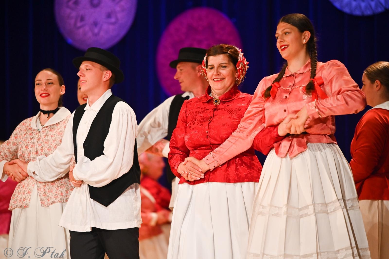 Zdjęcie w galerii na portalu naszraciborz.pl: Koncert w RCK zakończył XXIII Międzynarodowe Spotkania Artystyczne Śląsk – kraina wielu kultur wiadomości z regionu