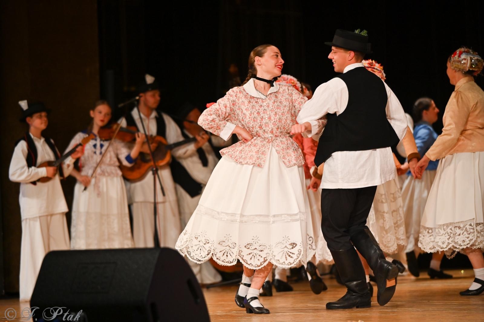 Zdjęcie w galerii na portalu naszraciborz.pl: Koncert w RCK zakończył XXIII Międzynarodowe Spotkania Artystyczne Śląsk – kraina wielu kultur wiadomości z regionu