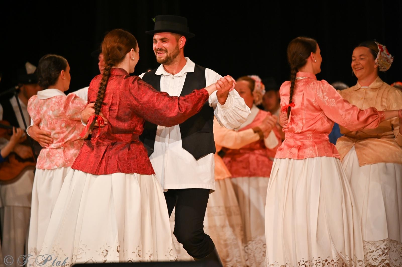 Zdjęcie w galerii na portalu naszraciborz.pl: Koncert w RCK zakończył XXIII Międzynarodowe Spotkania Artystyczne Śląsk – kraina wielu kultur wiadomości z regionu