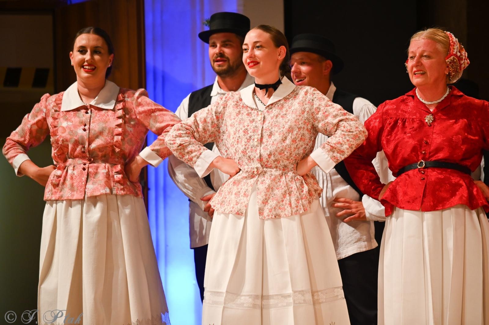 Zdjęcie w galerii na portalu naszraciborz.pl: Koncert w RCK zakończył XXIII Międzynarodowe Spotkania Artystyczne Śląsk – kraina wielu kultur wiadomości z regionu