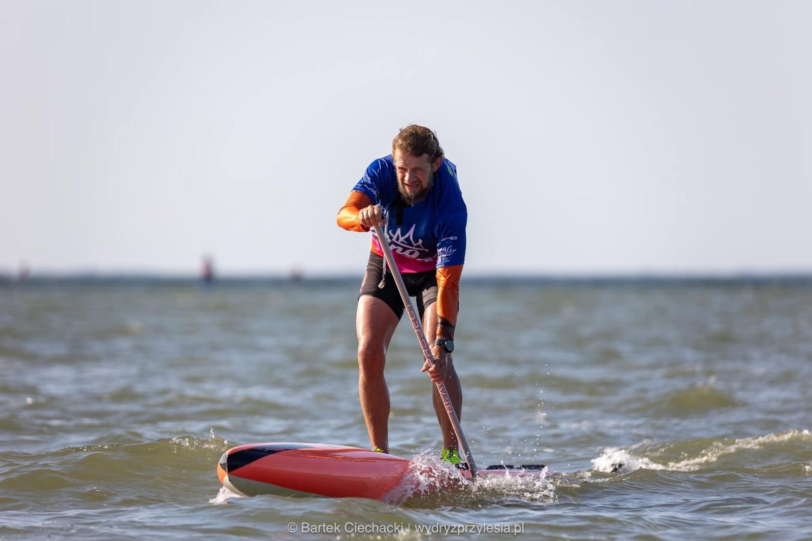 Zdjęcie w galerii na portalu naszraciborz.pl: KING OF THE BAY 2025 – raciborzanie podbijają Zatokę! Największy festiwal sportów wodnych w Polsce i Europie wiadomości z regionu