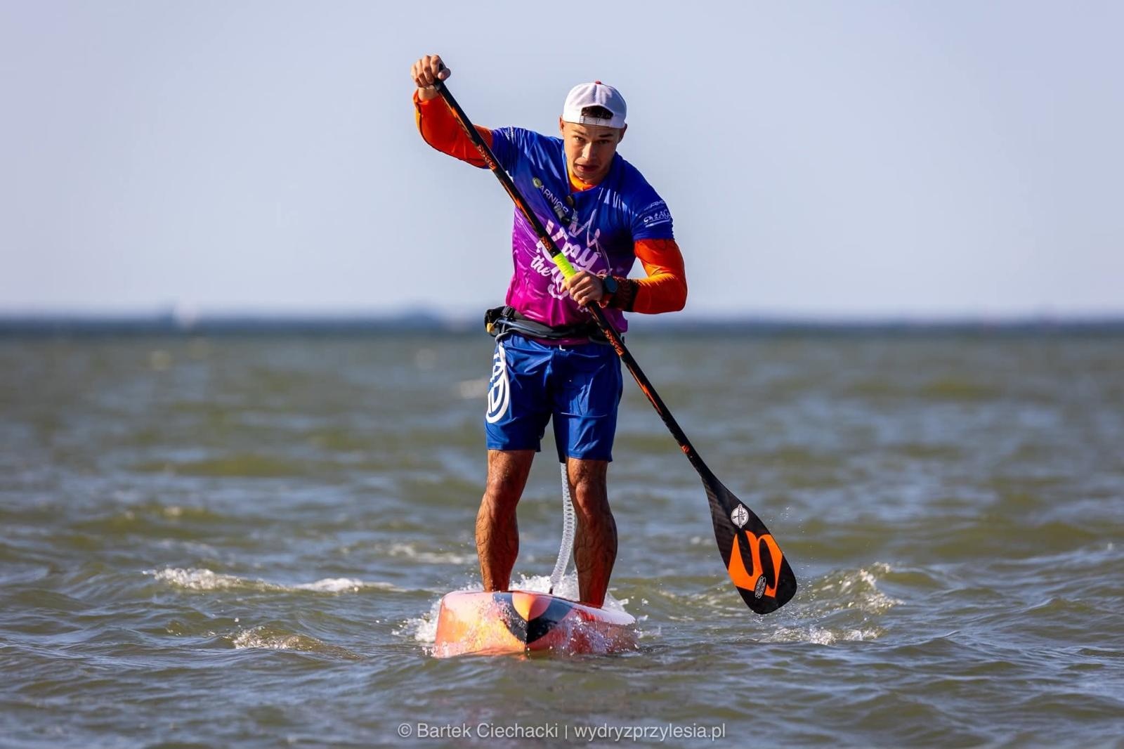 Zdjęcie w galerii na portalu naszraciborz.pl: KING OF THE BAY 2025 – raciborzanie podbijają Zatokę! Największy festiwal sportów wodnych w Polsce i Europie wiadomości z regionu