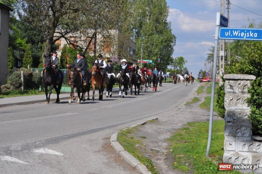Zdjęcie w galerii na portalu naszraciborz.pl: Procesja ku czci świętego Floriana wiadomości z regionu