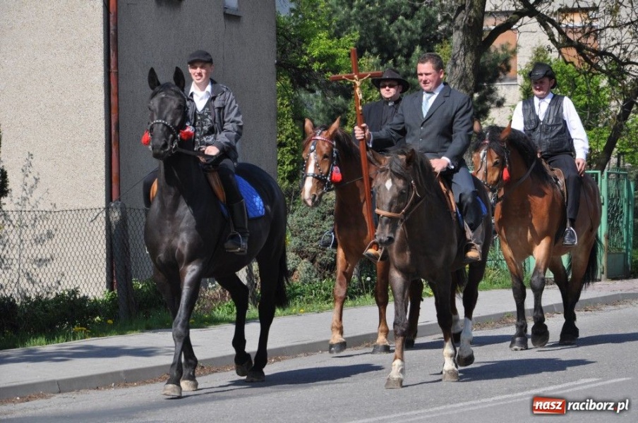 Zdjęcie w galerii na portalu naszraciborz.pl: Procesja ku czci świętego Floriana wiadomości z regionu
