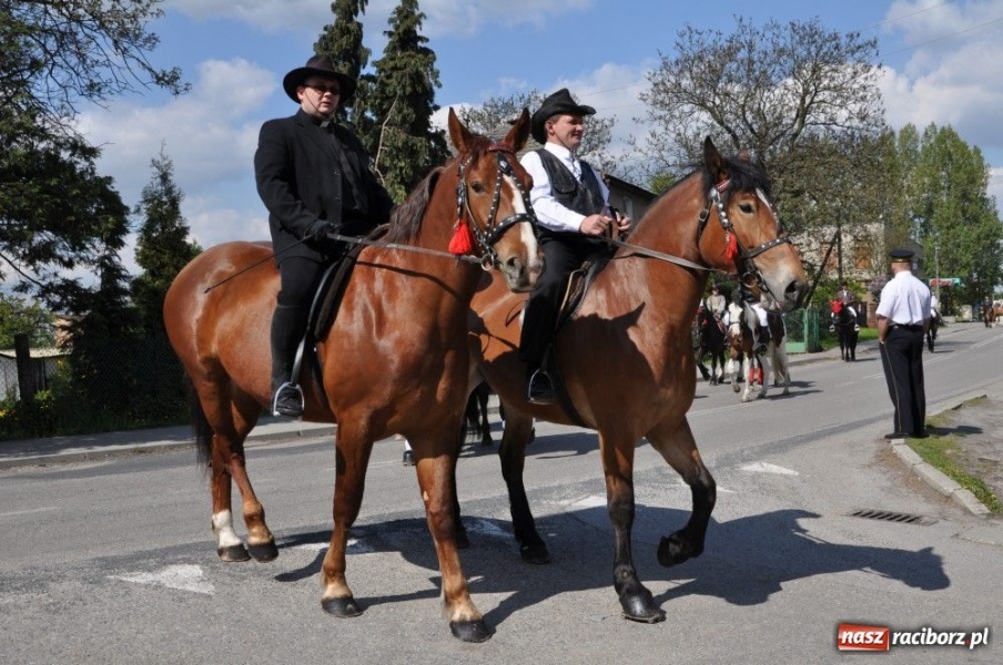 Zdjęcie w galerii na portalu naszraciborz.pl: Procesja ku czci świętego Floriana wiadomości z regionu