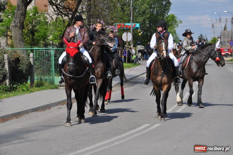 Zdjęcie w galerii na portalu naszraciborz.pl: Procesja ku czci świętego Floriana wiadomości z regionu