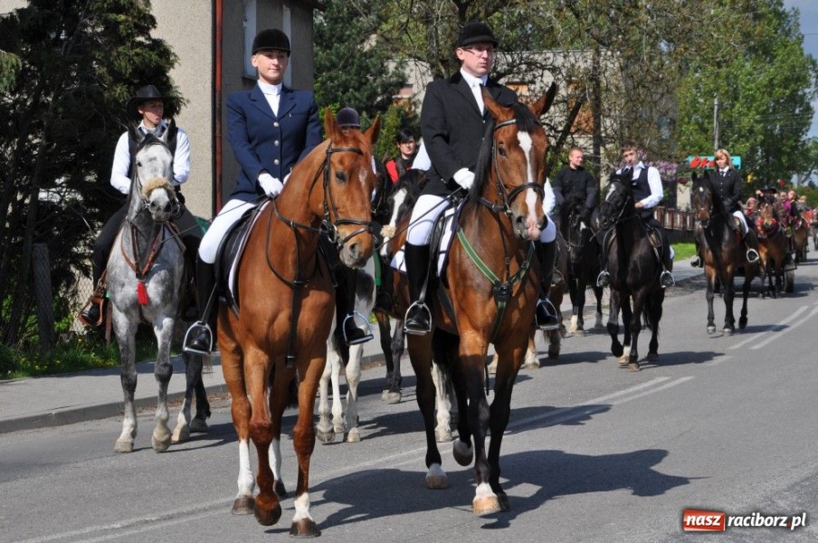 Zdjęcie w galerii na portalu naszraciborz.pl: Procesja ku czci świętego Floriana wiadomości z regionu