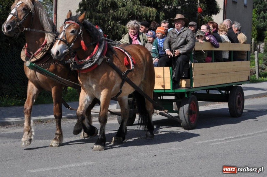 Zdjęcie w galerii na portalu naszraciborz.pl: Procesja ku czci świętego Floriana wiadomości z regionu