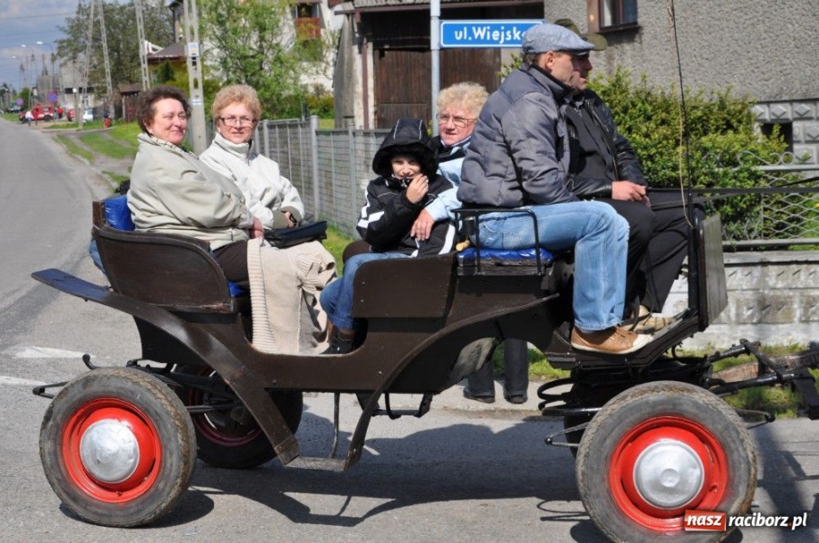 Zdjęcie w galerii na portalu naszraciborz.pl: Procesja ku czci świętego Floriana wiadomości z regionu