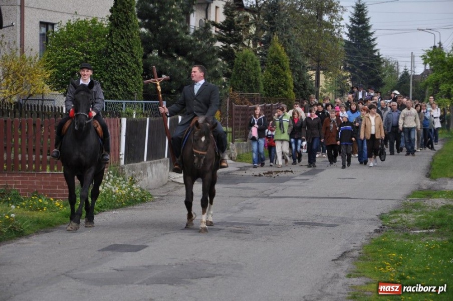 Zdjęcie w galerii na portalu naszraciborz.pl: Procesja ku czci świętego Floriana wiadomości z regionu