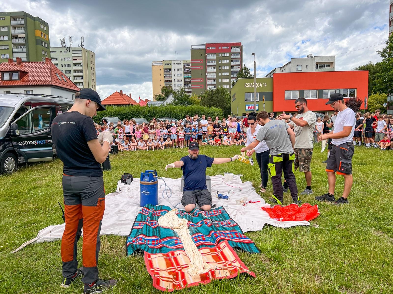 Zdjęcie w galerii na portalu naszraciborz.pl: Polak w kosmosie, balon z Ostroga w stratosferze [FOTO i WIDEO] wiadomości z regionu