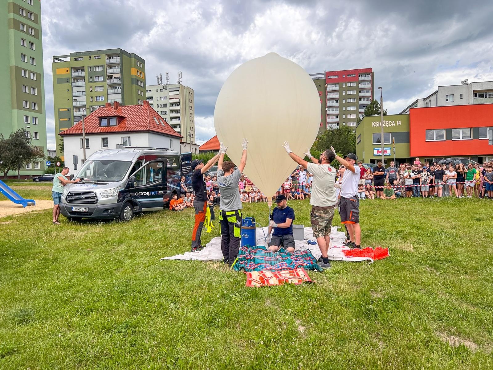Zdjęcie w galerii na portalu naszraciborz.pl: Polak w kosmosie, balon z Ostroga w stratosferze [FOTO i WIDEO] wiadomości z regionu