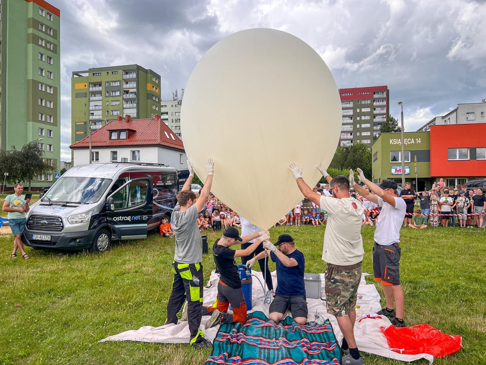 Zdjęcie w galerii na portalu naszraciborz.pl: Polak w kosmosie, balon z Ostroga w stratosferze [FOTO i WIDEO] wiadomości z regionu