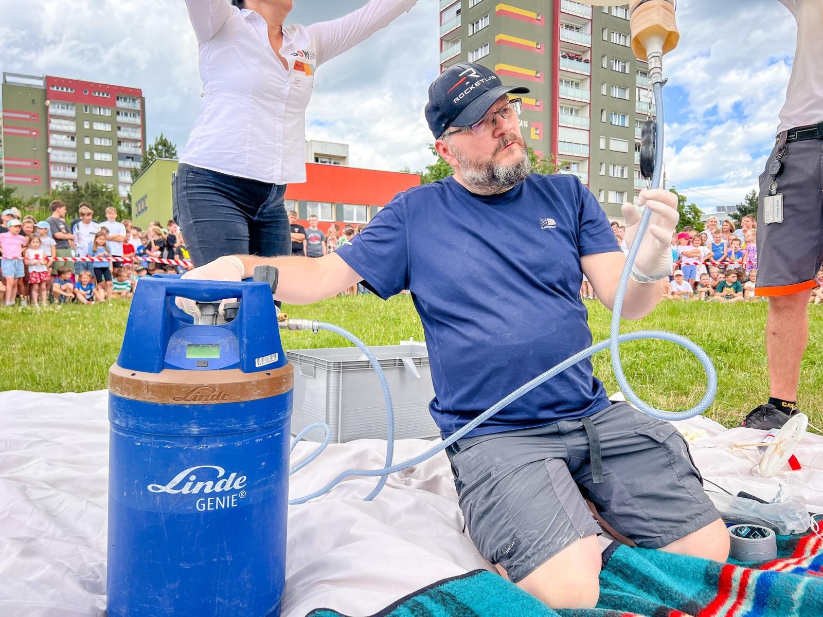 Zdjęcie w galerii na portalu naszraciborz.pl: Polak w kosmosie, balon z Ostroga w stratosferze [FOTO i WIDEO] wiadomości z regionu