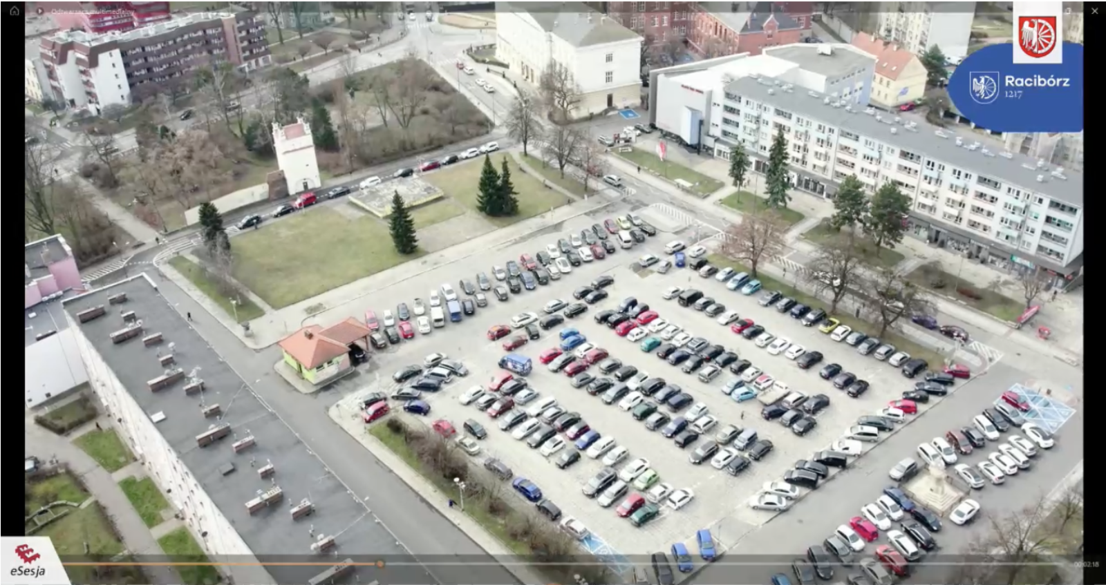 Zdjęcie w galerii na portalu naszraciborz.pl: Zielony Rynek, parking podziemny na pl. Długosza i podświetlone drzewa. Prezydent zapowiada zmiany w centrum Raciborza wiadomości z regionu