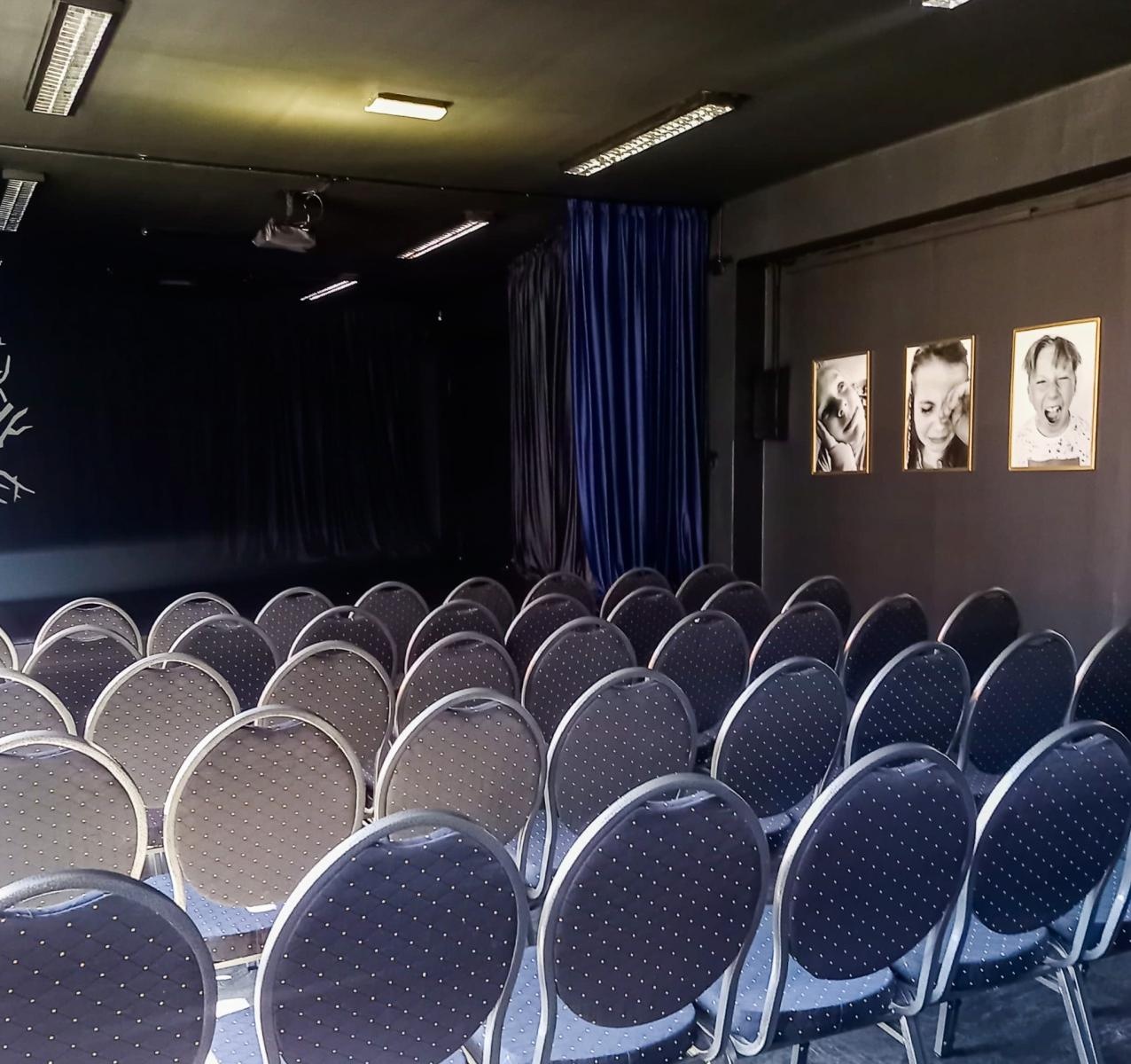 Zdjęcie w galerii na portalu naszraciborz.pl: Nowa scena, nowe możliwości – otwarcie Centrum Kultury i Wyobraźni w SP15 wiadomości z regionu