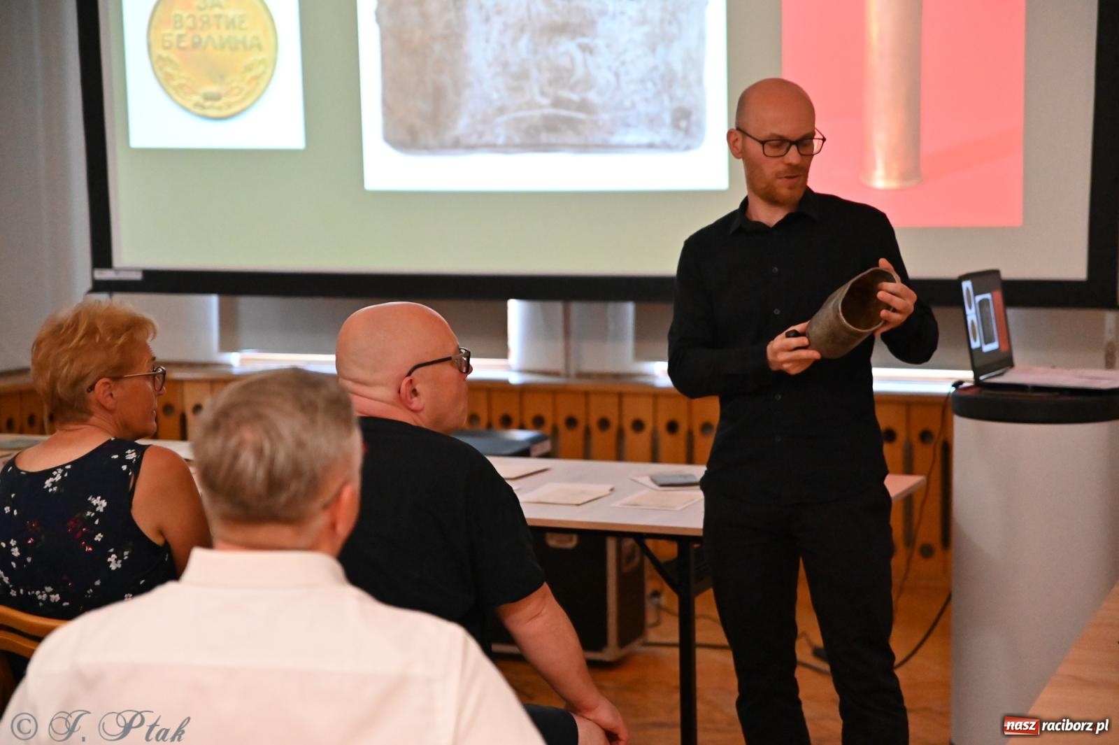 Zdjęcie w galerii na portalu naszraciborz.pl: Spotkanie z historią II wojny światowej – muzealne czwartkowe popołudnie wiadomości z regionu