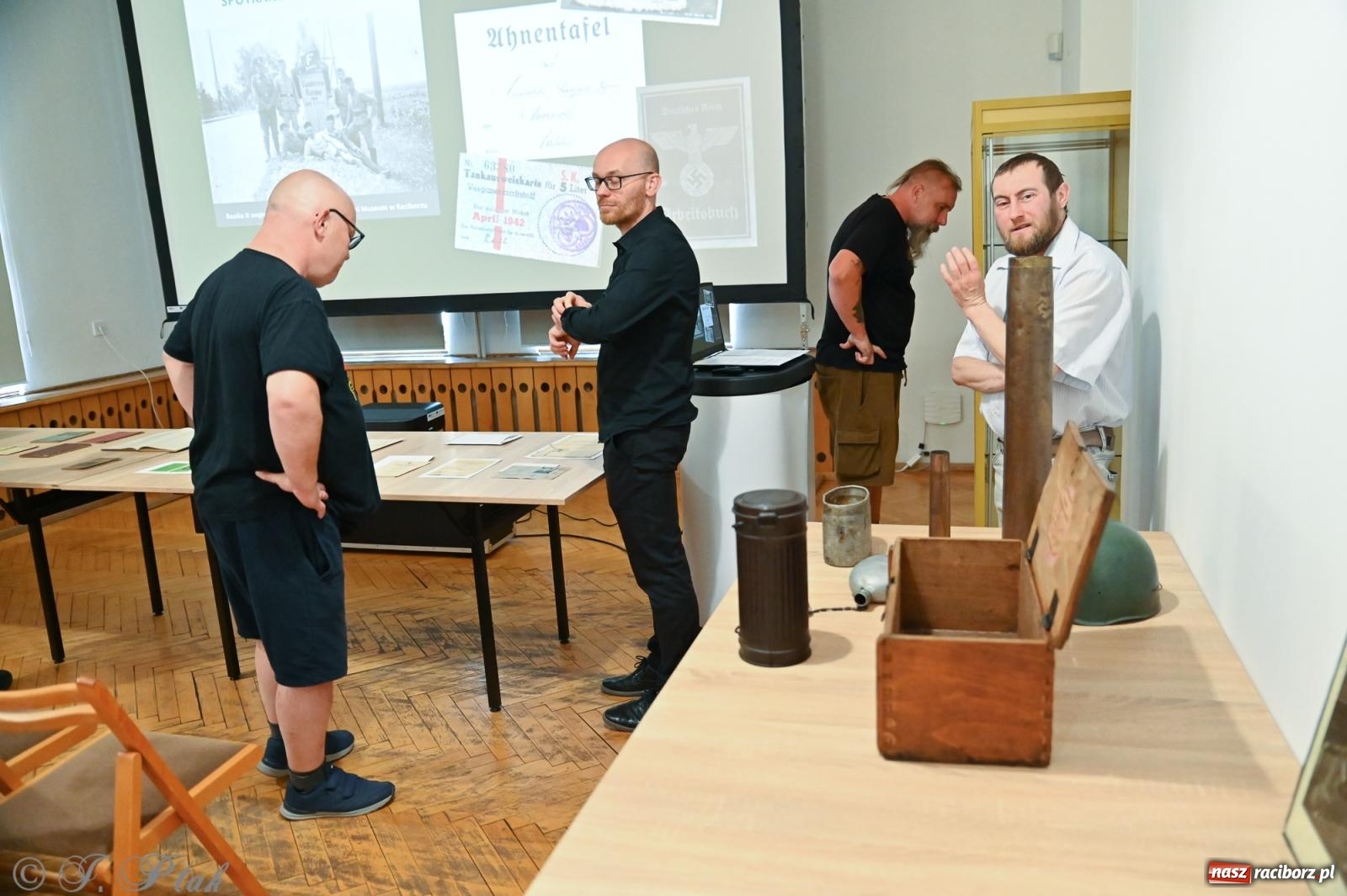 Zdjęcie w galerii na portalu naszraciborz.pl: Spotkanie z historią II wojny światowej – muzealne czwartkowe popołudnie wiadomości z regionu