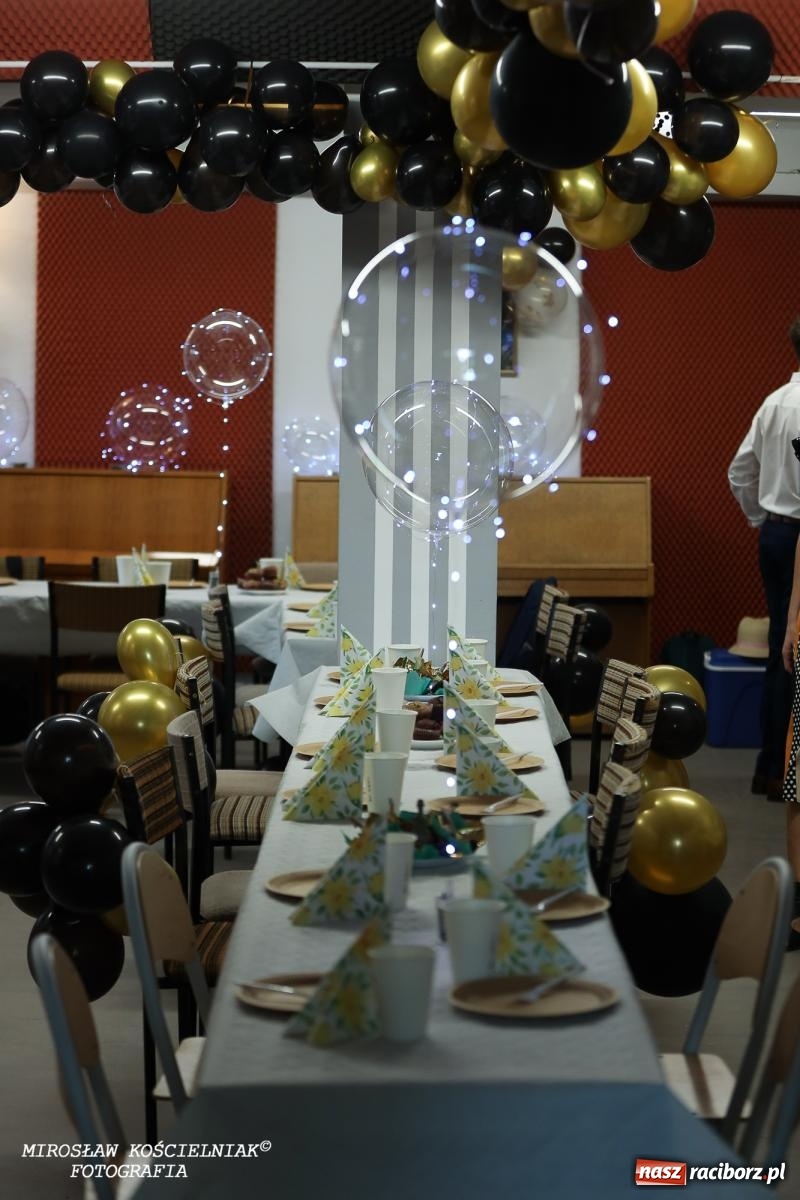 Zdjęcie w galerii na portalu naszraciborz.pl: Muzyczne pożegnanie absolwentów – koncert pełen wzruszeń i talentu wiadomości z regionu