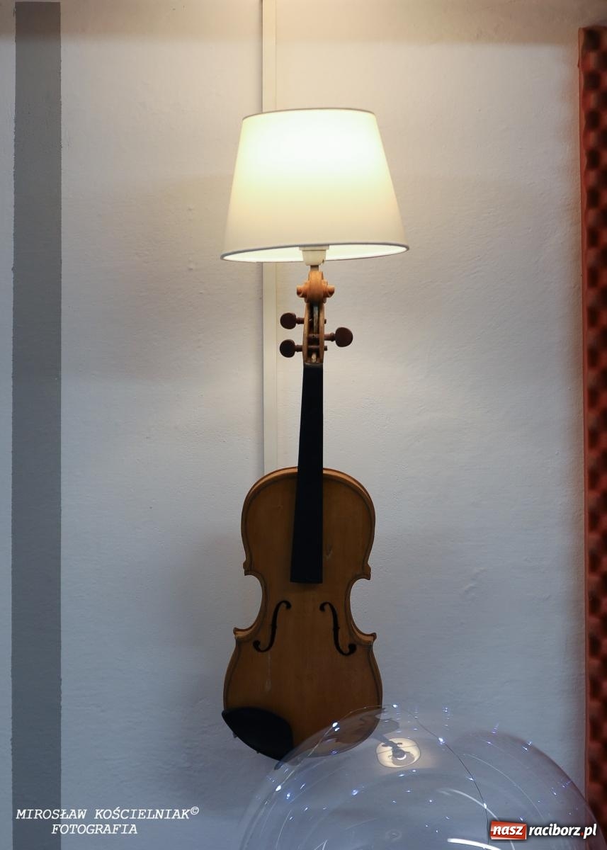 Zdjęcie w galerii na portalu naszraciborz.pl: Muzyczne pożegnanie absolwentów – koncert pełen wzruszeń i talentu wiadomości z regionu