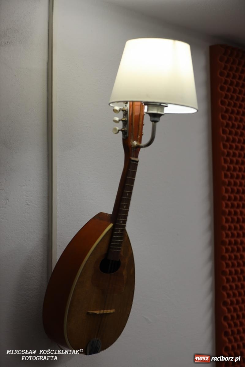 Zdjęcie w galerii na portalu naszraciborz.pl: Muzyczne pożegnanie absolwentów – koncert pełen wzruszeń i talentu wiadomości z regionu