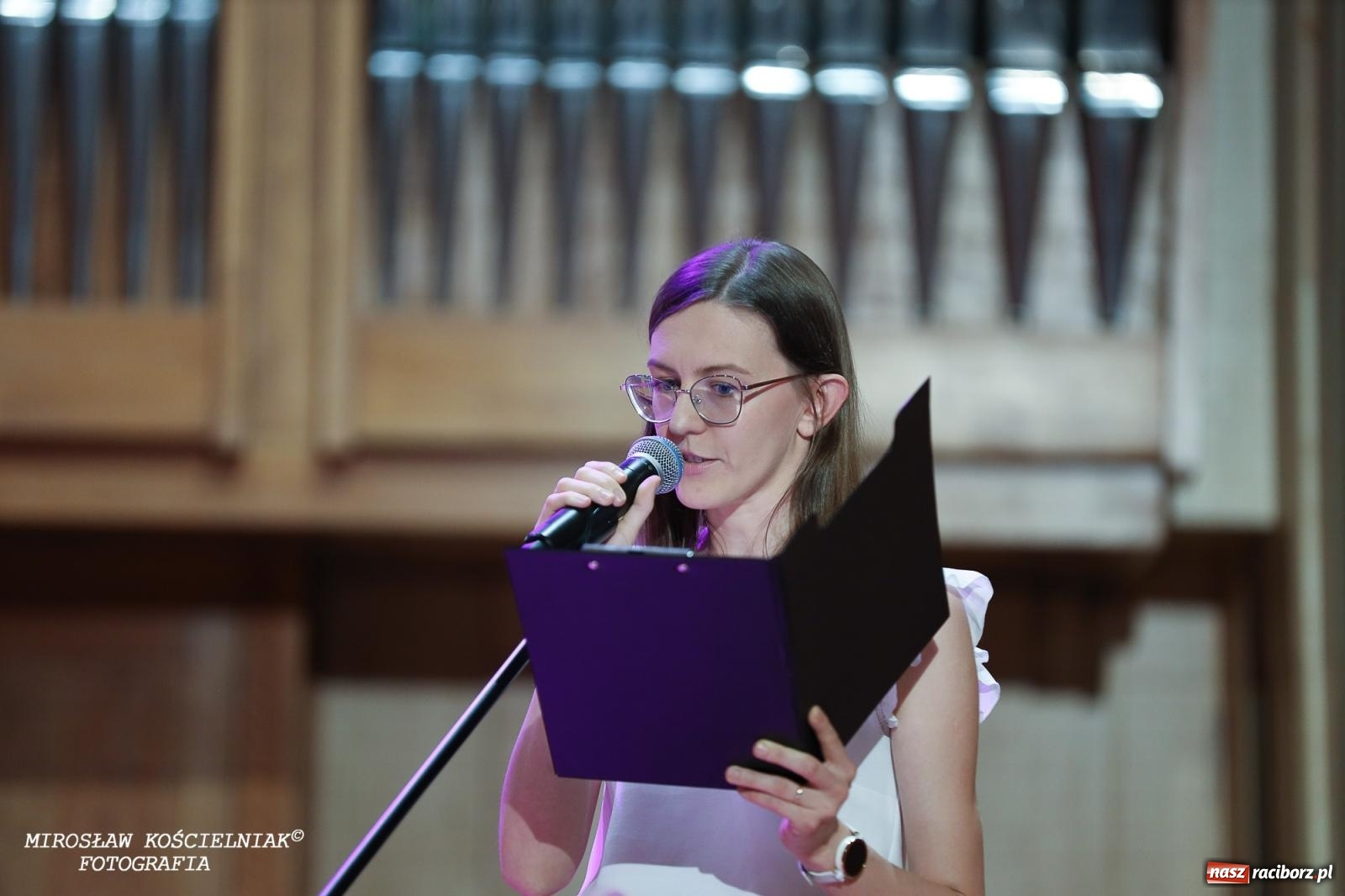 Zdjęcie w galerii na portalu naszraciborz.pl: Muzyczne pożegnanie absolwentów – koncert pełen wzruszeń i talentu wiadomości z regionu