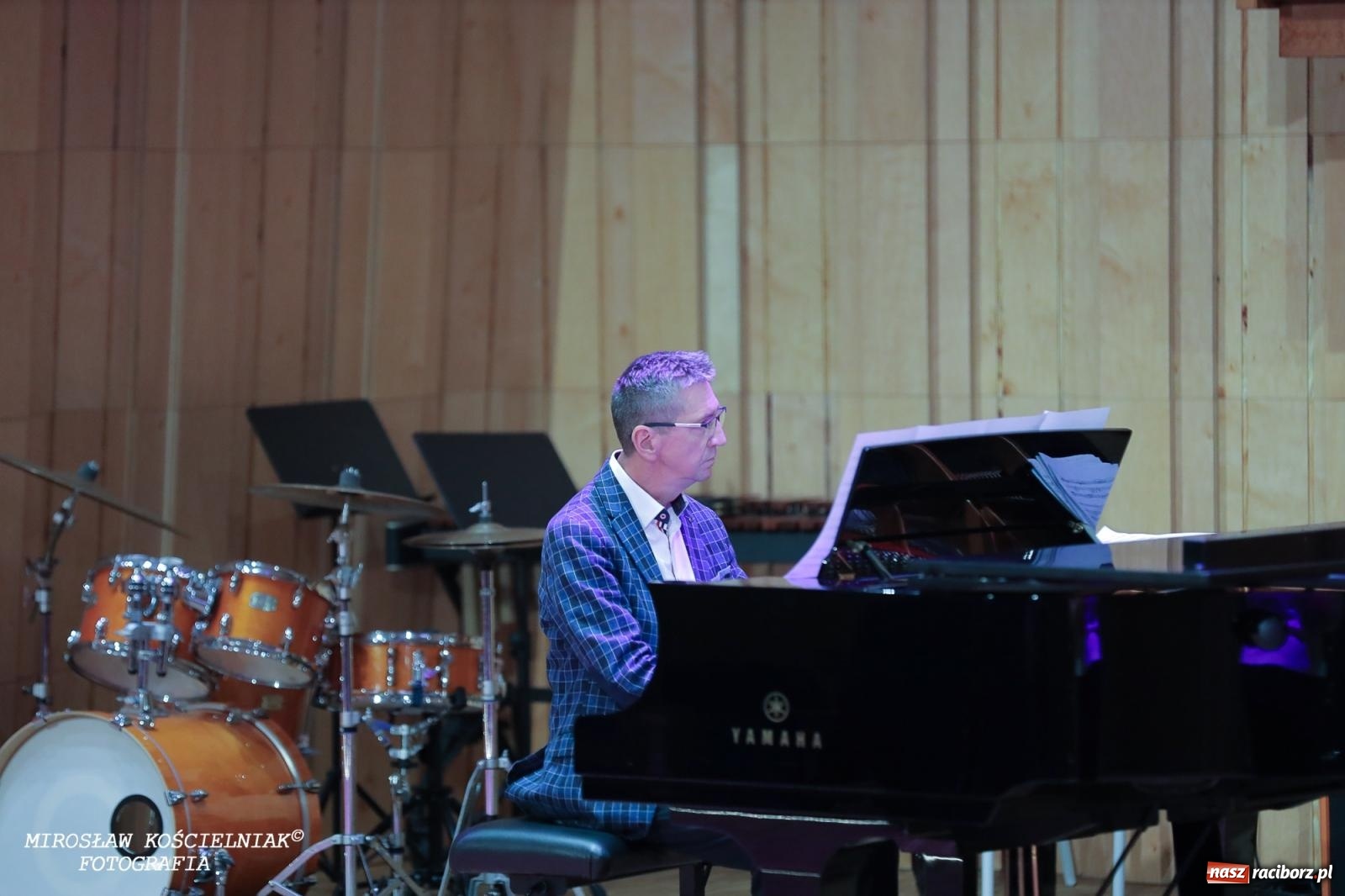 Zdjęcie w galerii na portalu naszraciborz.pl: Muzyczne pożegnanie absolwentów – koncert pełen wzruszeń i talentu wiadomości z regionu