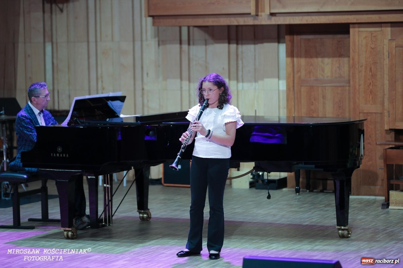 Zdjęcie w galerii na portalu naszraciborz.pl: Muzyczne pożegnanie absolwentów – koncert pełen wzruszeń i talentu wiadomości z regionu