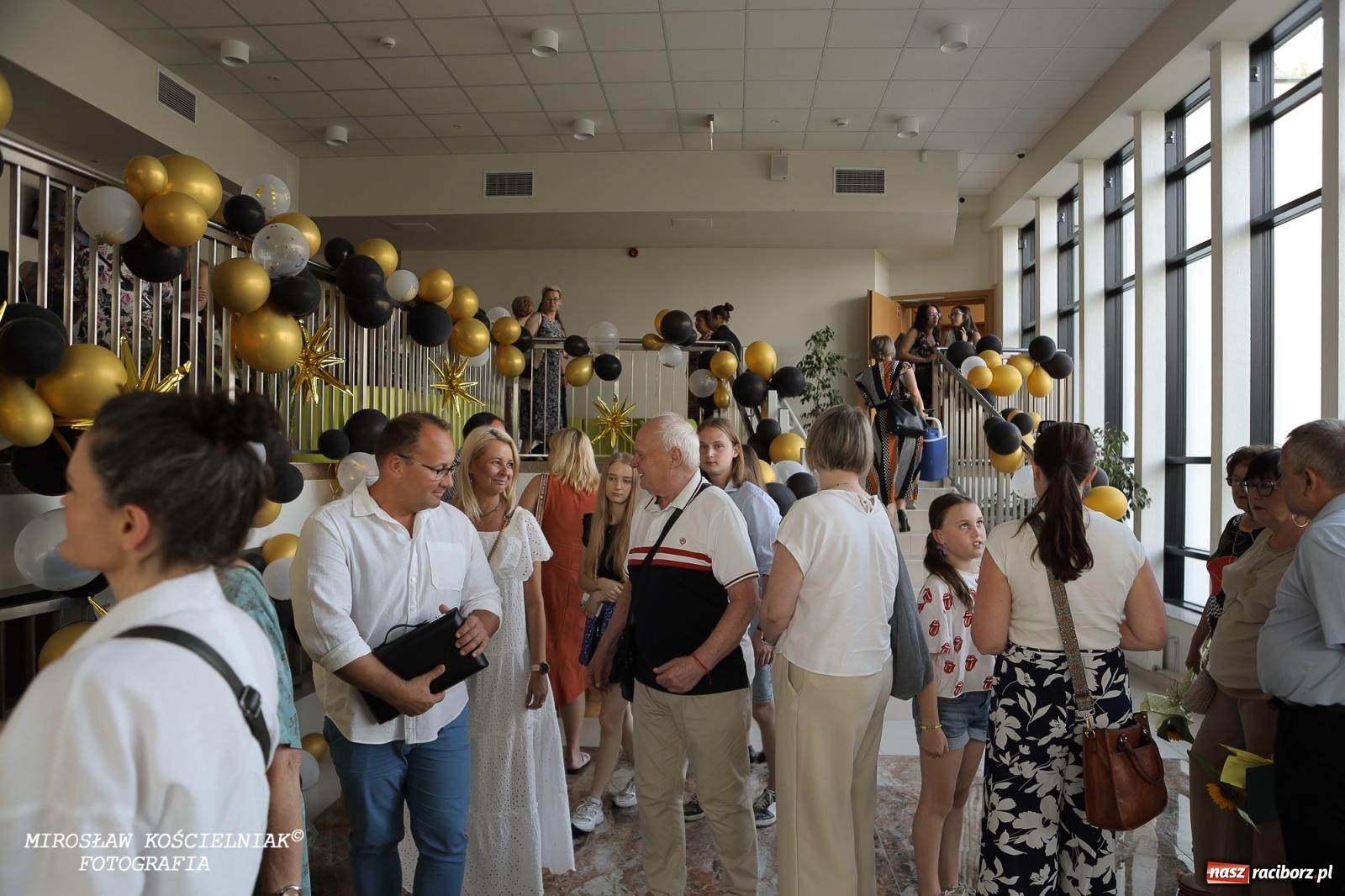 Zdjęcie w galerii na portalu naszraciborz.pl: Muzyczne pożegnanie absolwentów – koncert pełen wzruszeń i talentu wiadomości z regionu