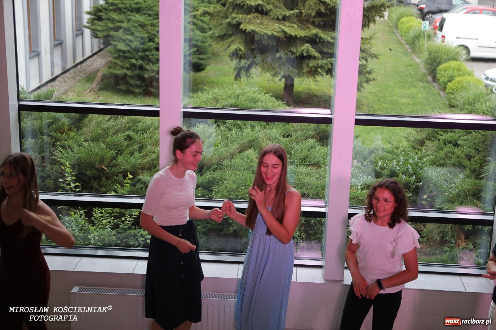 Zdjęcie w galerii na portalu naszraciborz.pl: Muzyczne pożegnanie absolwentów – koncert pełen wzruszeń i talentu wiadomości z regionu