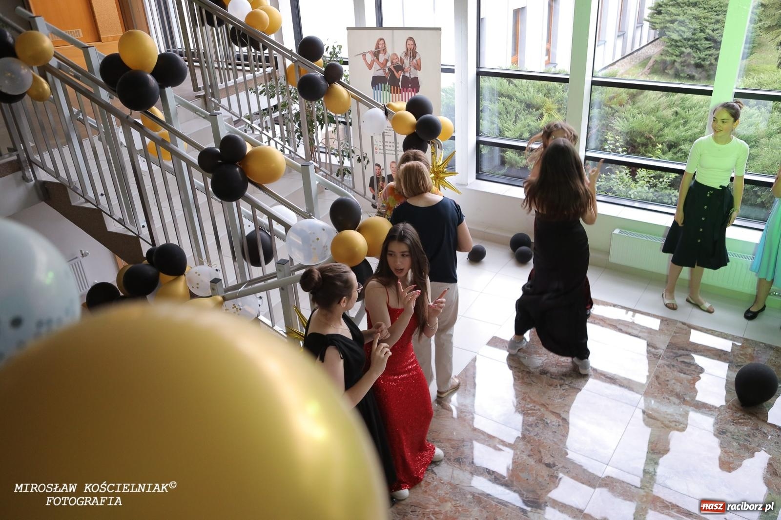 Zdjęcie w galerii na portalu naszraciborz.pl: Muzyczne pożegnanie absolwentów – koncert pełen wzruszeń i talentu wiadomości z regionu