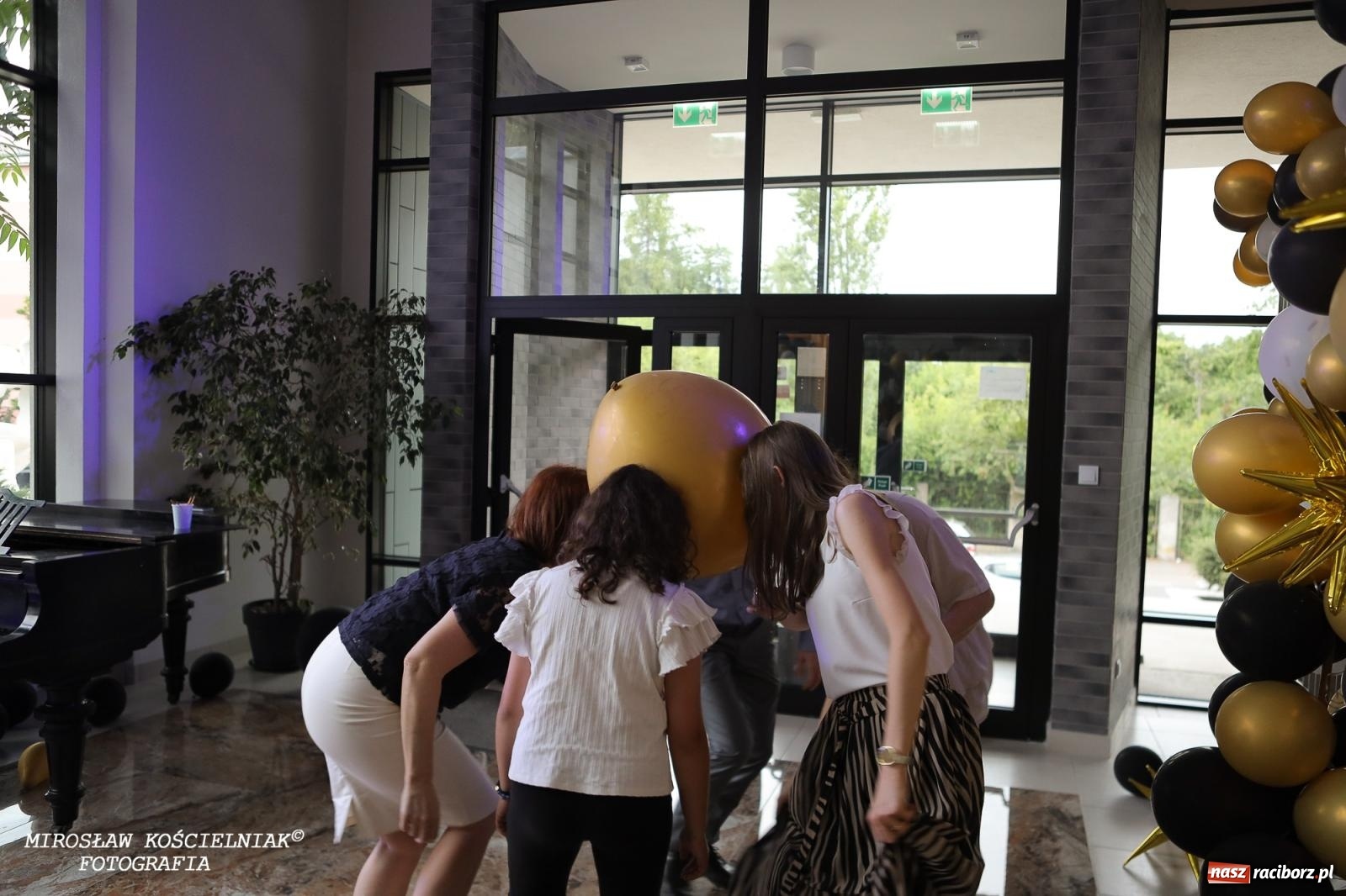 Zdjęcie w galerii na portalu naszraciborz.pl: Muzyczne pożegnanie absolwentów – koncert pełen wzruszeń i talentu wiadomości z regionu