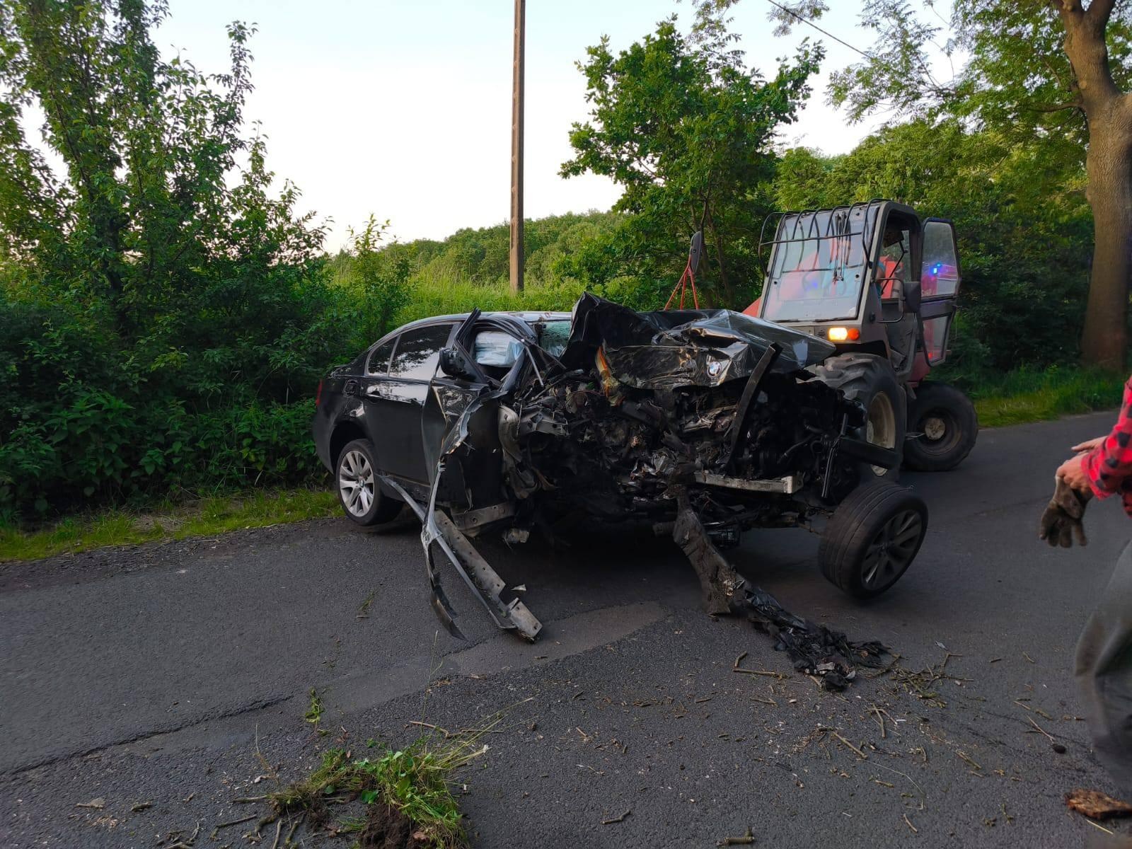 Zdjęcie w galerii na portalu naszraciborz.pl: Pomoc poza służbą – funkcjonariusz Zakładu Karnego w Raciborzu ratuje poszkodowanego w wypadku wiadomości z regionu