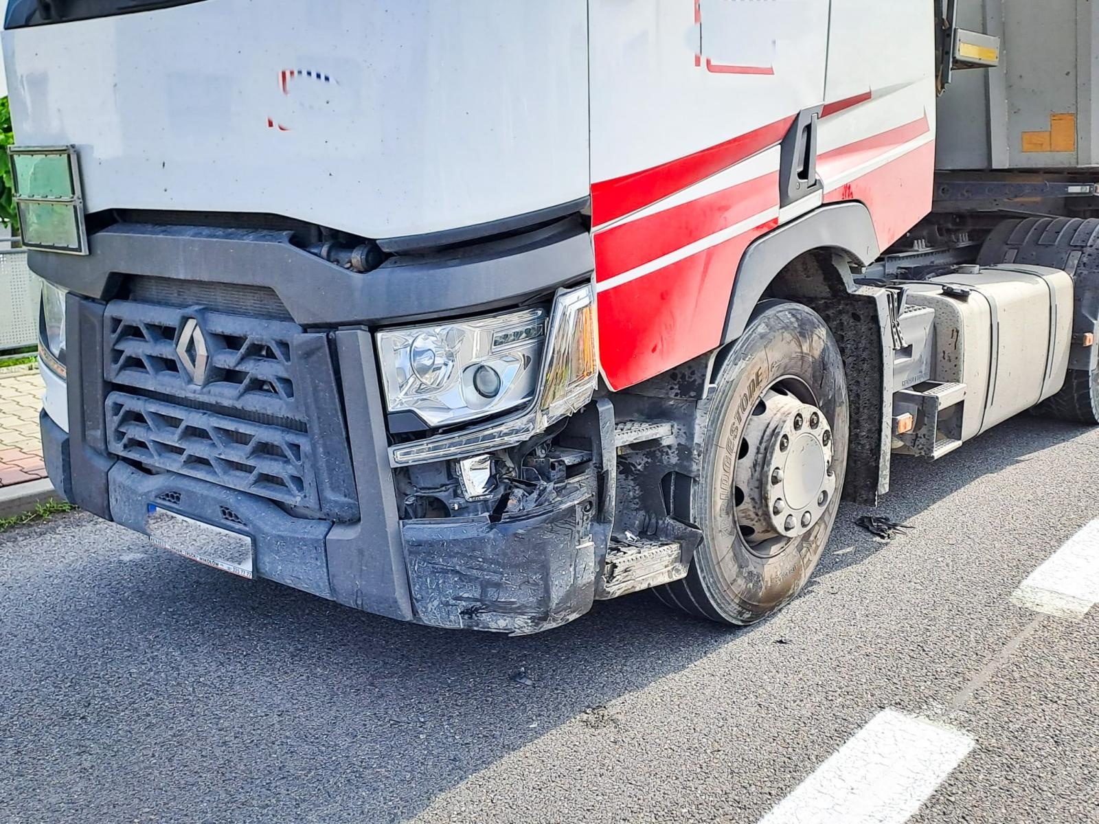 Zdjęcie w galerii na portalu naszraciborz.pl: Niebezpieczne zderzenie w Tworkowie, gazowy wyciek w Raciborzu i zaskroniec w Kornowacu – strażacki bilans dnia wiadomości z regionu