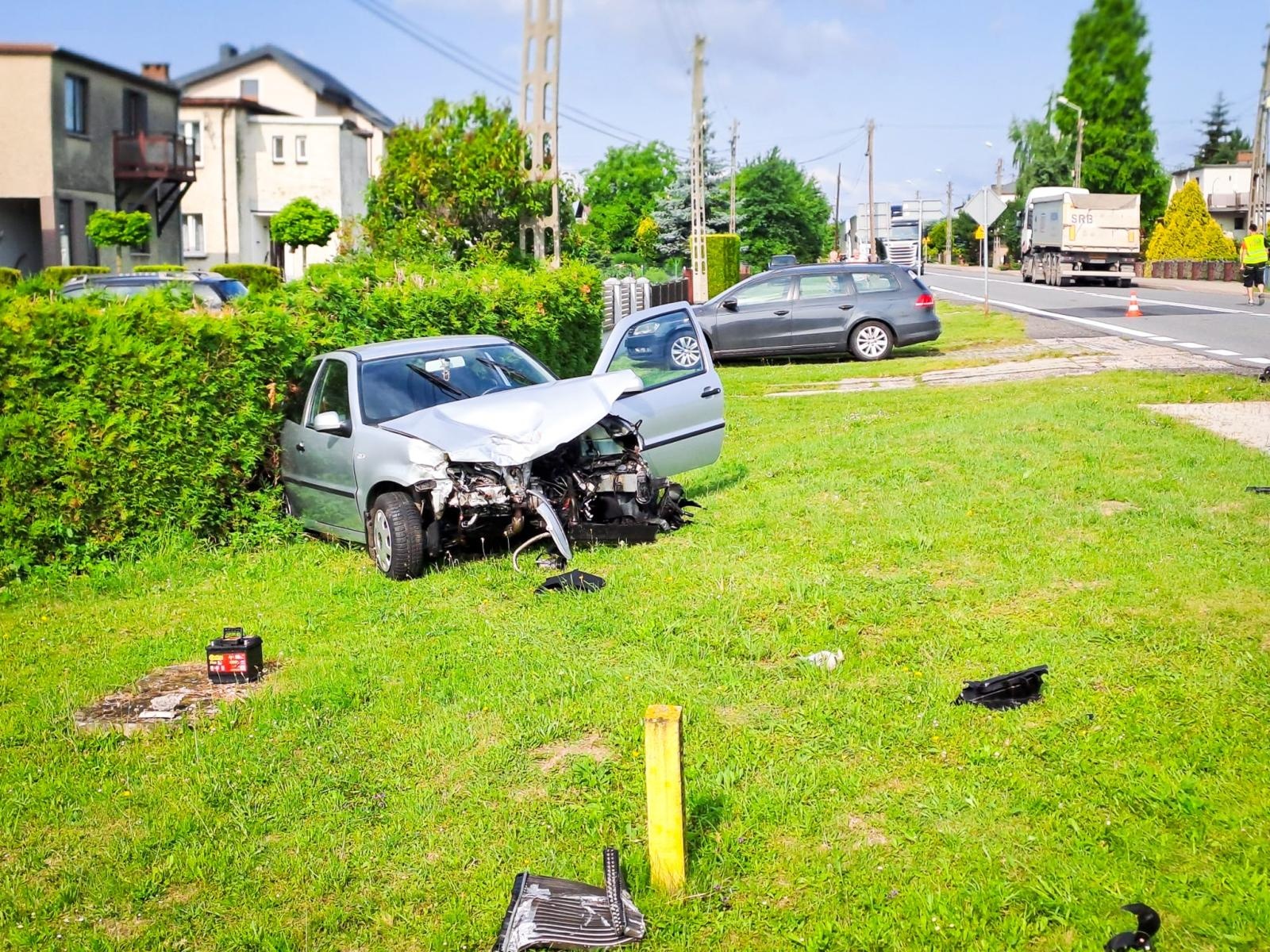 Zdjęcie w galerii na portalu naszraciborz.pl: Niebezpieczne zderzenie w Tworkowie, gazowy wyciek w Raciborzu i zaskroniec w Kornowacu – strażacki bilans dnia wiadomości z regionu