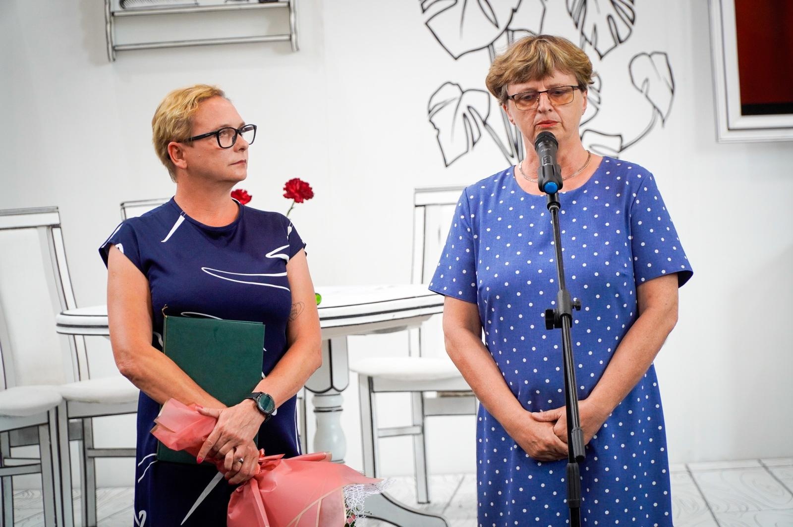 Zdjęcie w galerii na portalu naszraciborz.pl: Dobra szkoła się nie starzeje, tylko dojrzewa. 80-lecie SP 1 na Ostrogu i miejskie zakończenie roku szkolnego wiadomości z regionu