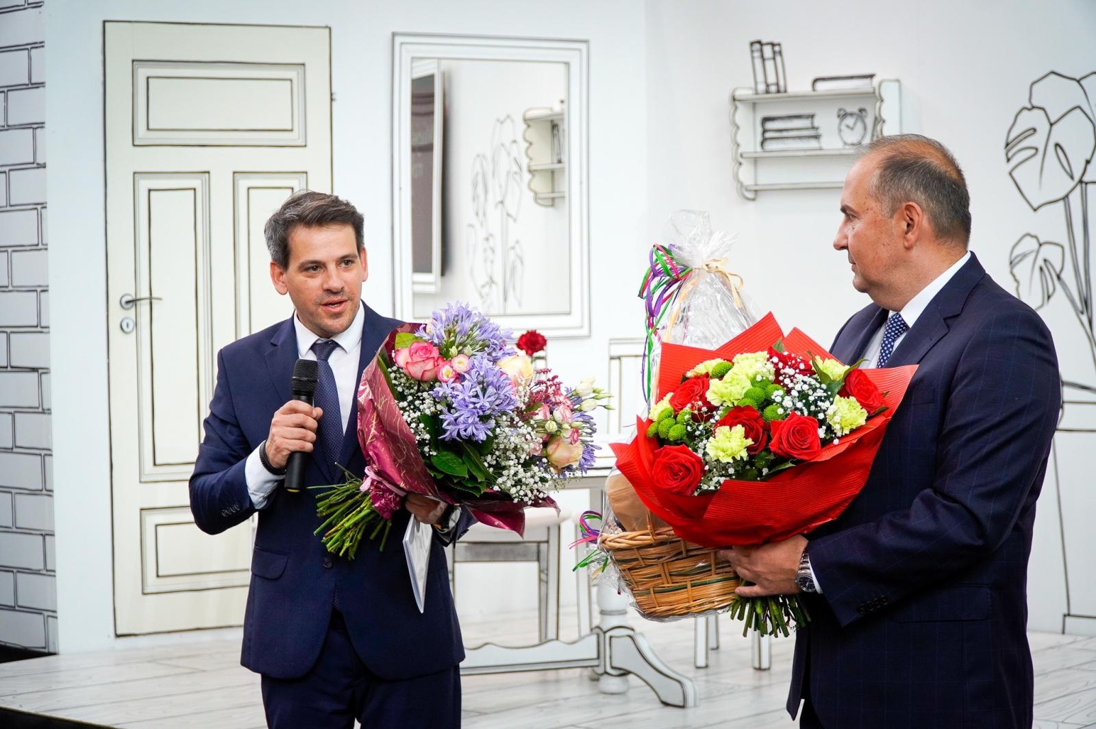 Zdjęcie w galerii na portalu naszraciborz.pl: Dobra szkoła się nie starzeje, tylko dojrzewa. 80-lecie SP 1 na Ostrogu i miejskie zakończenie roku szkolnego wiadomości z regionu