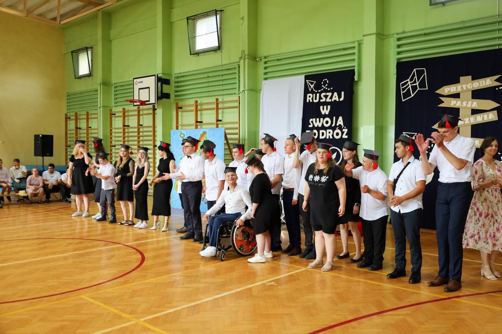 Zdjęcie w galerii na portalu naszraciborz.pl: Radość, wzruszenia i plany na lato – powiatowe zakończenie roku w Zespole Szkół Specjalnych w Raciborzu wiadomości z regionu