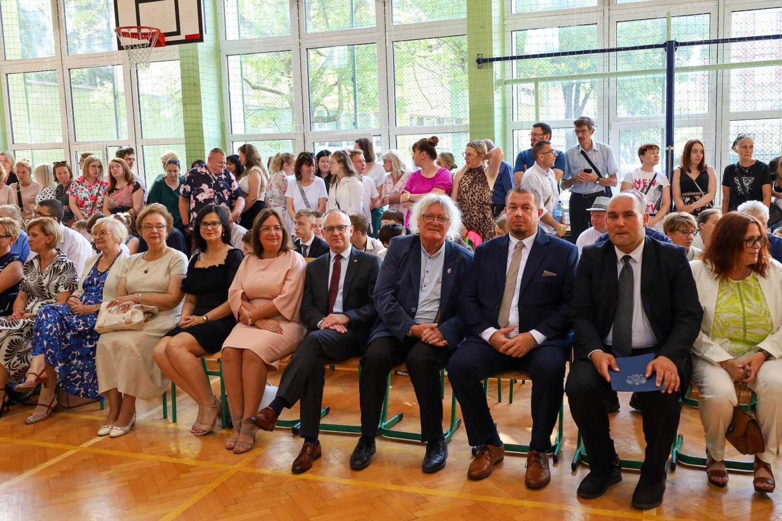 Zdjęcie w galerii na portalu naszraciborz.pl: Radość, wzruszenia i plany na lato – powiatowe zakończenie roku w Zespole Szkół Specjalnych w Raciborzu wiadomości z regionu